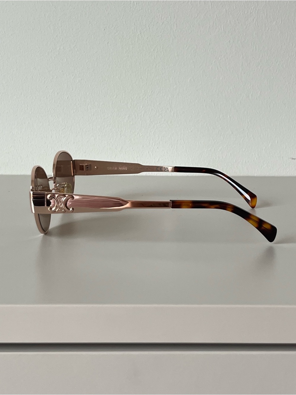 Celine Triomphe Metal 01
Sunglasses Brown Lens Rose
Gold Frame - Picture 5 of 16
